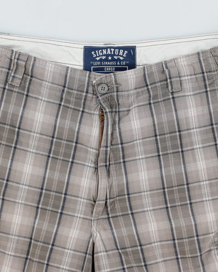 Levi's Check Cargo Shorts - W42 - Image 3