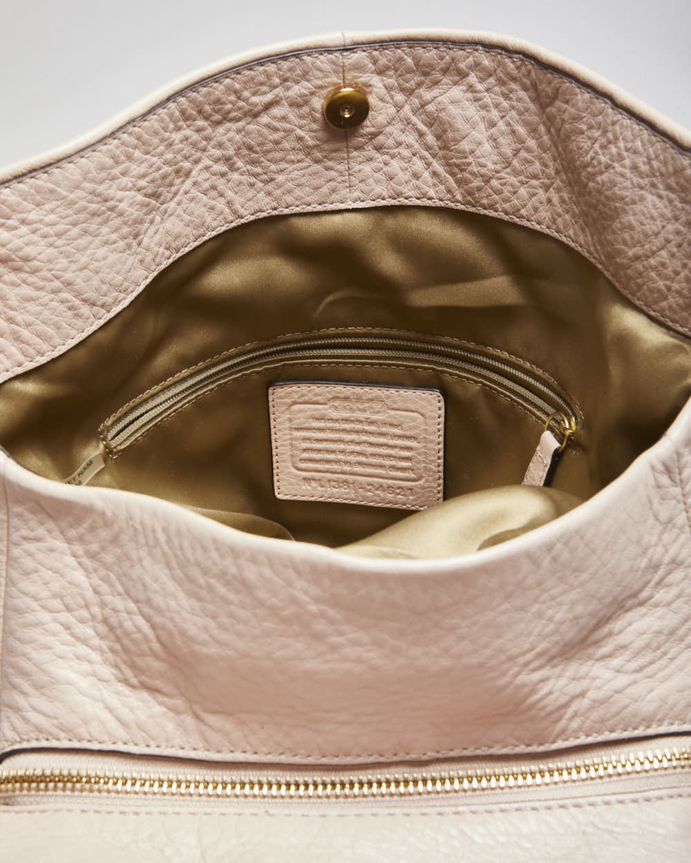 Y2K Coach Baby Pink Shoulder Bag - Image 8
